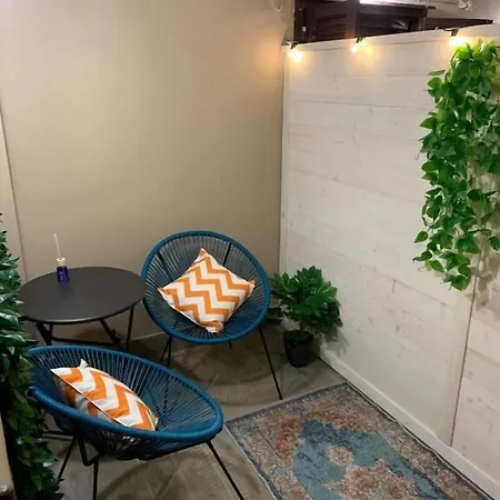 Bed and breakfast Mama House 4*