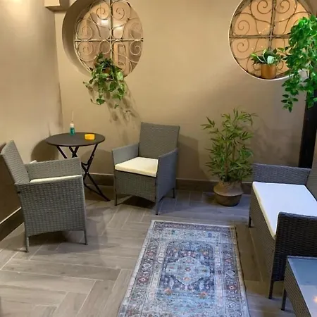 Bed & Breakfast Mama House