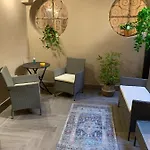 Mama House